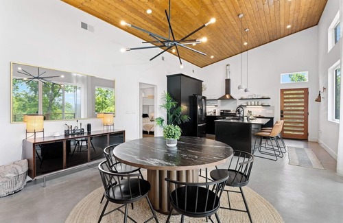 Weaverville Cabin | Voted Best AVL Luxe Stay Hot Tub Mountain Views Asheville Glass House
