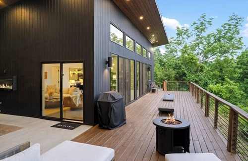 Weaverville Cabin | Voted Best AVL Luxe Stay Hot Tub Mountain Views Asheville Glass House