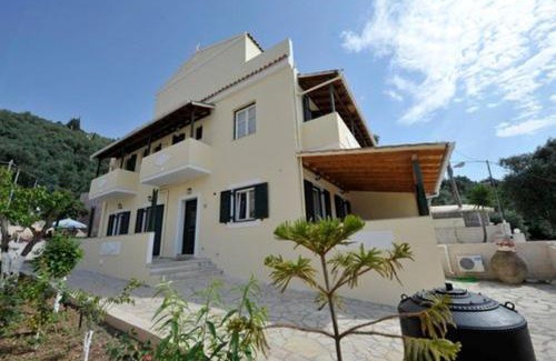 Kalami Apartment | Votsalo Pool Apts