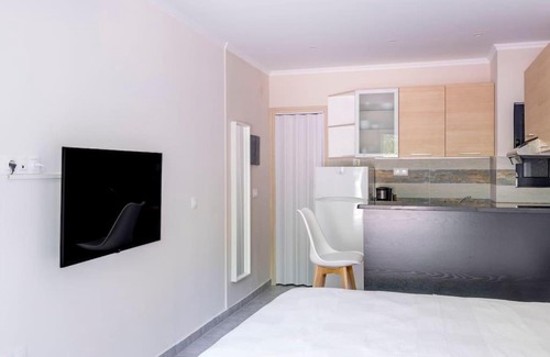 Voula Apartment | Voula's Secret Garden Studio