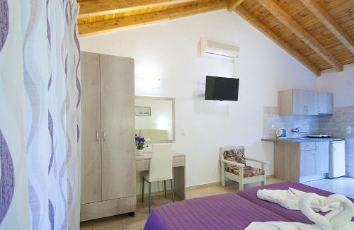 Koukounaries Apartment | VOULA STUDIOS