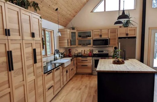 Saint-Gabriel-de-Valcartier Ski Chalet | Vrbo Property