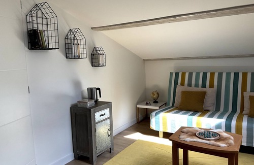 Arpaillargues-et-Aureillac Bed & Breakfast | Vrbo Property