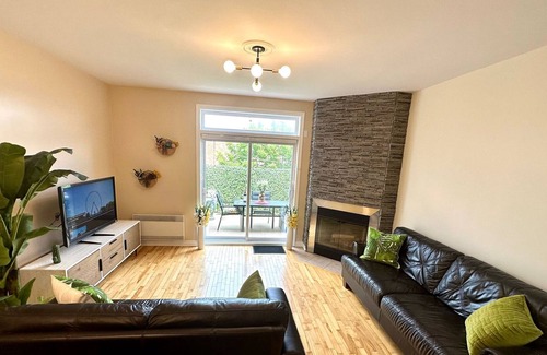 Bois-Franc Apartment | Vrbo Property
