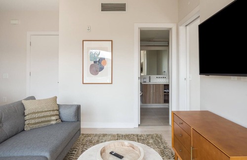 Lanier Heights Apartment | Vrbo Property