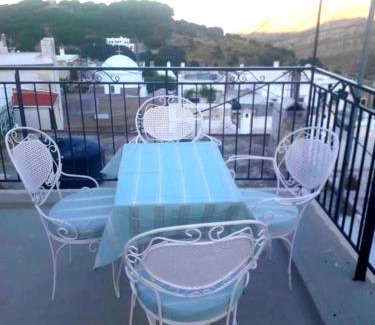 Aperathos Apartment | Vrodos Authetic Traditional Cycladic Home