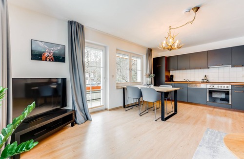 Unterjoch Apartment | VYLD: Hirschberg with balcony and mountain view
