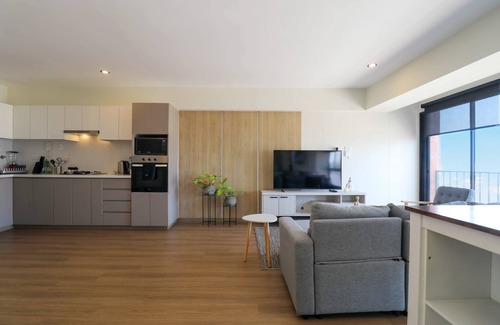 Santa Cruz Apartment | w Artistic 2BR With Balcony in Miraflores