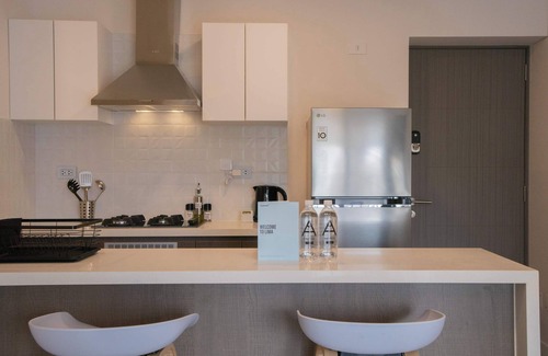 Leuro Apartment | w Bright 2BR w Balconny in Miraflores