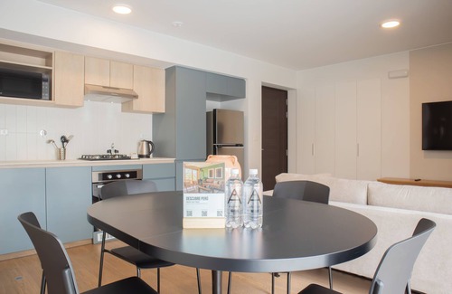 Leuro Apartment | w Comfortable 2BR Stay in Miraflores