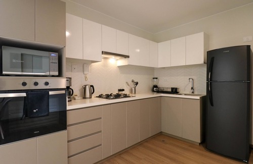Santa Cruz Apartment | w Glorious 1BR w Balcony in Miraflores