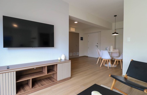 Santa Cruz Apartment | w Glorious 1BR w Balcony in Miraflores