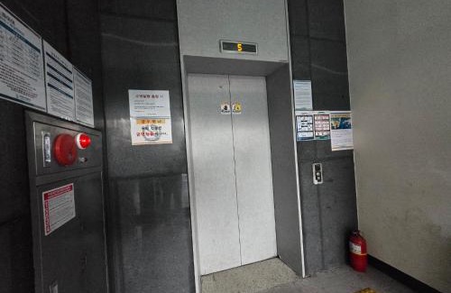 Sungin-dong Apartment | W-House203