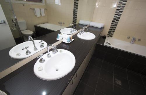 Wagga Wagga Hotel | Wagga RSL Club Motel