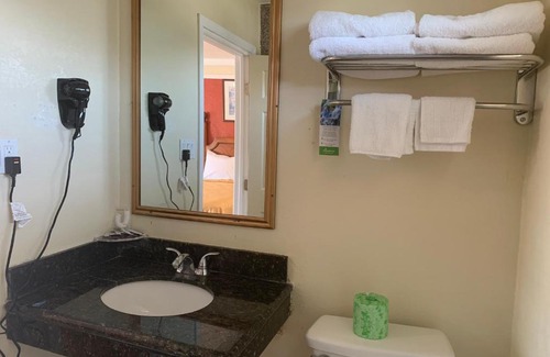 Salinas Hotel | Wagon Wheel Motel