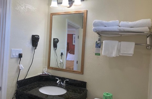 Salinas Hotel | Wagon Wheel Motel