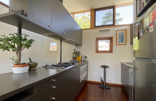 Carlton House | Wahroonga - in Central Carlton