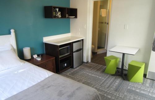 Waikiki Hotel | Waikiki Central Hotel - No Resort Fees