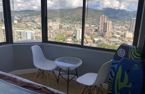 McCully - Moiliili Apartment | Waikiki studio, panoramic view, lots of amenities, 10 min walk to the beach!