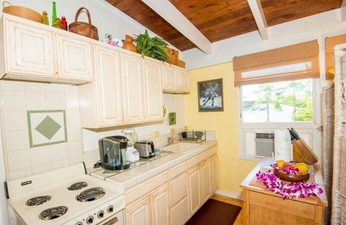 Kapaa Cottage | Wailua Riverside Cottage - TVNC #1293 AC and Kayaks!