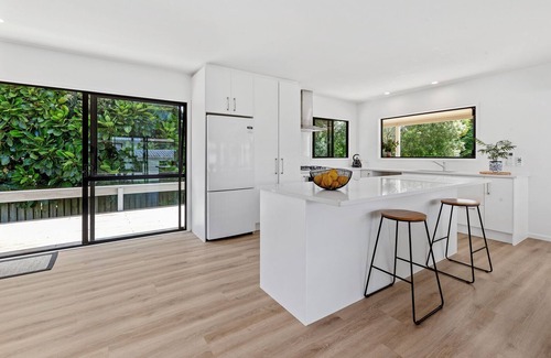 Point Wells House | Waimanu Bliss Escape - Point Wells Holiday Home
