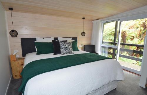 Kaimarama Cabin | Wairua Lodge - Rainforest River Retreat