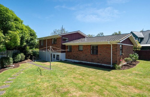 Lynmore House | Waitawa Bach - Rotorua Holiday Home