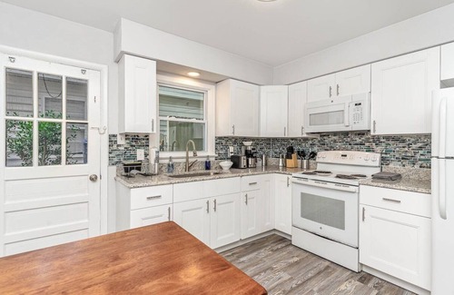 Northeast Virginia Beach House | Wake Forest Bungalow - Suite B