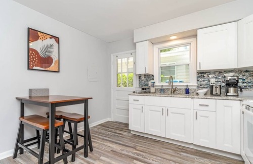 Northeast Virginia Beach House | Wake Forest Bungalow - Suite B