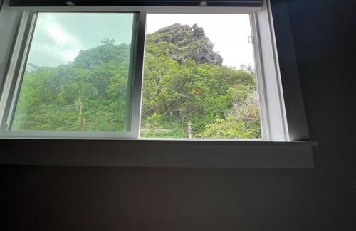 Ka'a'awa House | Wake up in a Hawaiian Paradise! - 3BD/2BA/Wi-Fi/Parking/Washer & Dryer