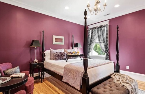 Reva House | WALDEN HALL MAIN MANOR : LIVE IN LUXURY