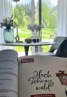 Schluchsee Apartment | Waldgeflüster 2-Zi-DesignOase mit Terrasse und Tiefgarage im Neubau