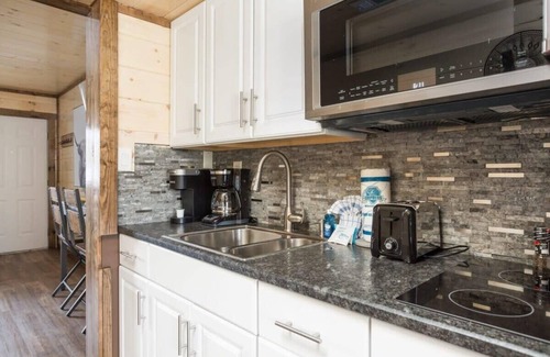 Gatlinburg Condo | Walk 2 Downtown Gatlinburg/Awesome Mountain Views