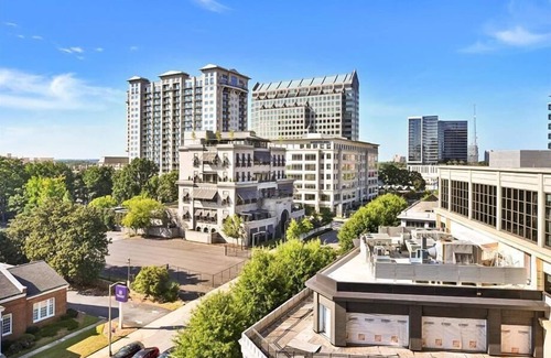 Garden Hills Apartment | Walk 8mins to Buckhead Village| 2BR nr HJ Airport