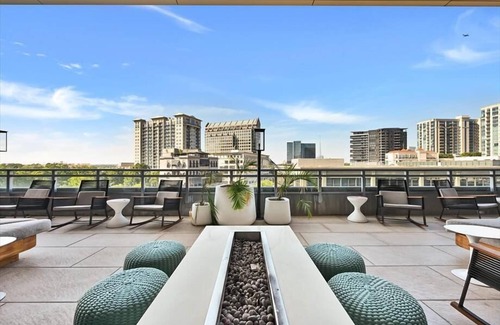 Garden Hills Apartment | Walk 8mins to Buckhead Village| 2BR nr HJ Airport