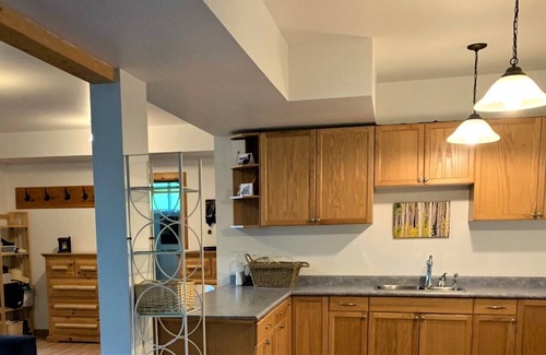 Lake of Bays Ski Chalet | Walk-In lake: Muskoka Cottage for Rent Slps 10 nr Huntsville and Algonquin Park