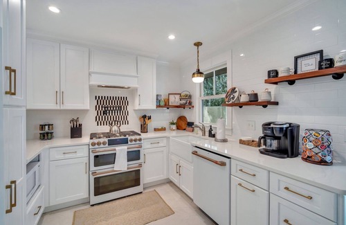 Olde Town House | Walk into Bluffton/BOHO Home & Carriage House-HA