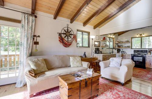 Alpine Lake House | Walk to Alpine Lake Terra Alta Cabin with Deck