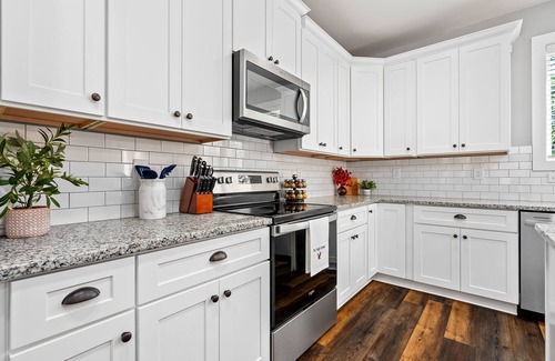 Auburn House | Walk to Auburn Campus Park at Home Free Golf- Tennis Easy Drive