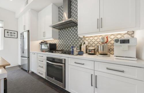 Bankers Hill House | Walk to Balboa Park and Little Italy LUX Townhome