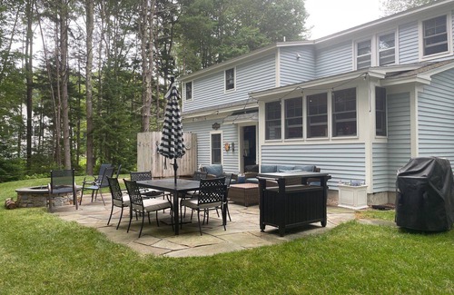 Kennebunk House | Walk to Beach and Dock Square