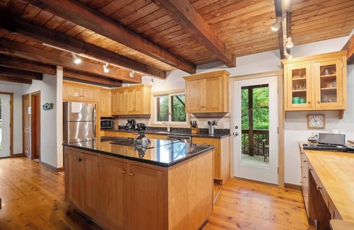 Truro House | Walk to Beach! New Central AC!