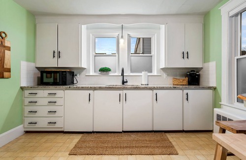 Old Orchard Beach House | Walk to Beach - Patio - Full Kitchen - Parking