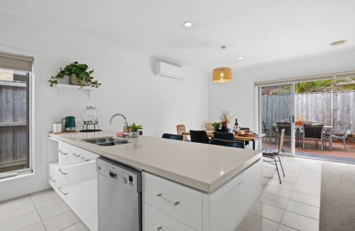 Torquay House | Walk to beaches,cafes,kids playground and oval- Amazing location- Stunning Home