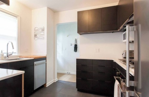 Buckman Neighborhood House | ★ Walk to Belmont - 2-bed/1-bath - Walk Score: 95!