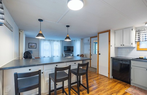 Bethel House | Walk to Bethel Village Activities, Events, Shops, Dining