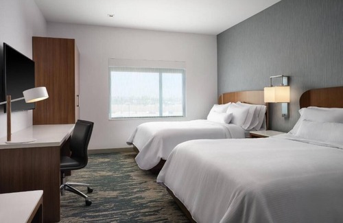 Anaheim Resort Hotel | Walk to Disney - Stylish Suites with Pool, Free Wi-Fi and Breakfast | 4 Units