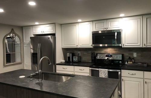 Historic Montford Apartment | Walk to downtown Asheville from this newly renovated 1902 studio!