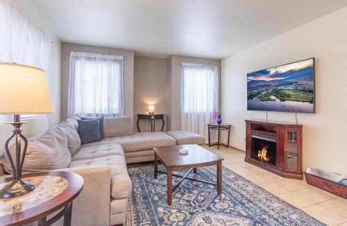 Downtown Leavenworth Apartment | Walk to Downtown Leavenworth * Sleeps 6 + Pets * Ground Level Gem!