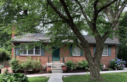 Falls Church House | Walk to everything in Falls Church